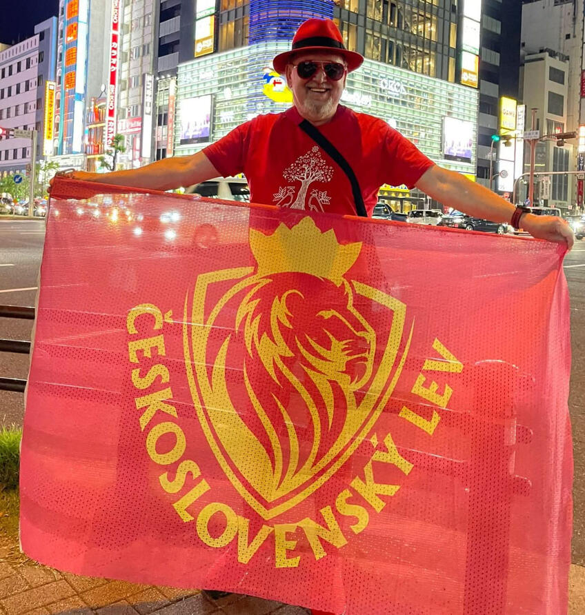 Najznámejší odborník na ženskú krásu Jozef Oklamčák oslávil 70: Mojich 7 naj!