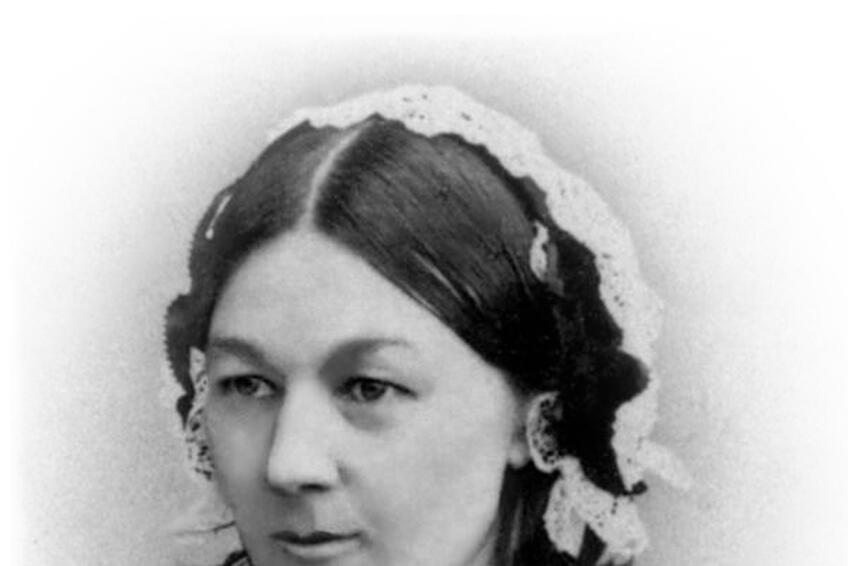 12. mája sa oslavuje Medzinárodný deň sestier. Je spomienkou na zakladateľku moderného ošetrovateľstva Florence Nightingalovú. 
