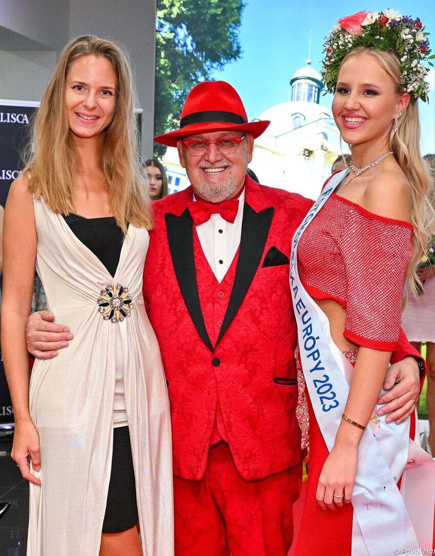 Odborník na krásu Jozef Oklamčák: Červená farba mi dodáva energiu