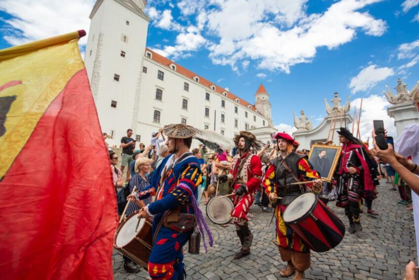 V hlavnom meste zažijete kráľovskú korunováciu: Slávny deň kráľa Karola III.