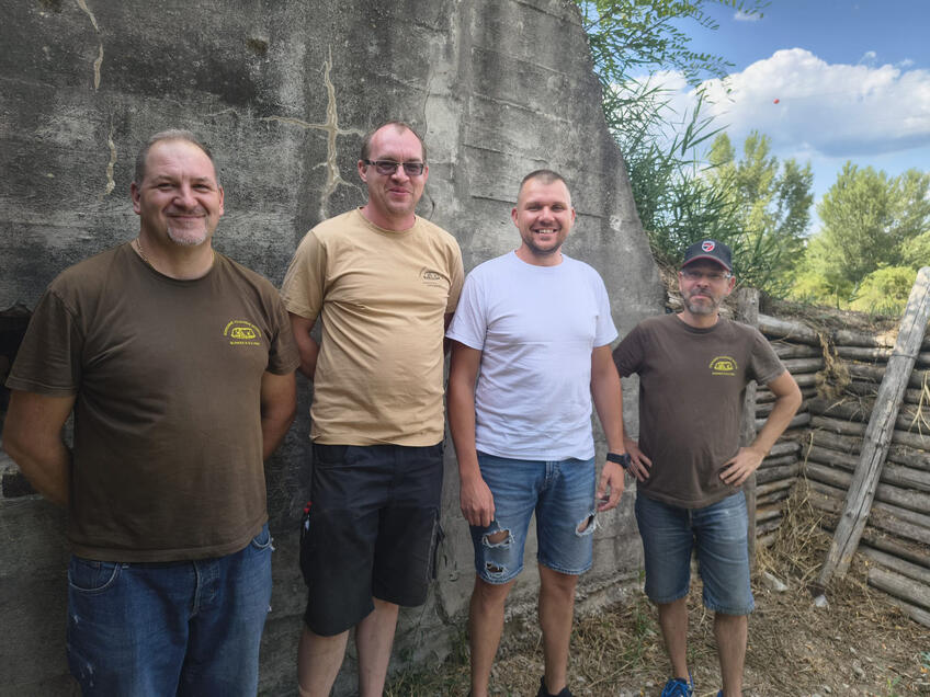 Navštívili sme miesto, ktoré ukrýva vojenské príbehy Bratislavy: Za oceľovými  dverami bunkra!