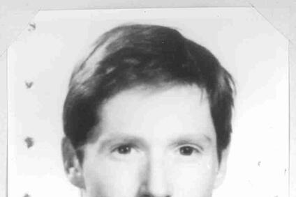 HARTMUT TAUTZ: Študent z NDR sa pokúšal 8. augusta 1986 utiecť cez bratislavskú Petržalku  na vytúžený Západ. Jeho pokus o emigráciu sa skončil smrťou.