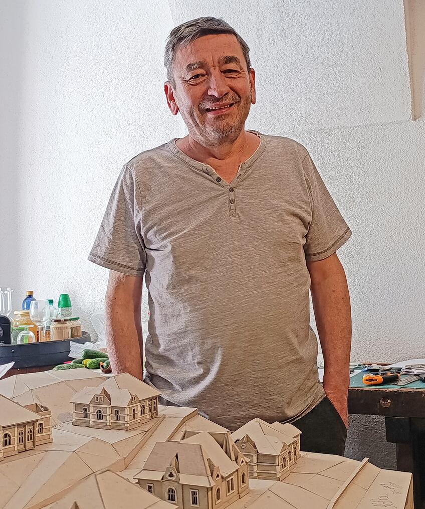 Architekt Peter Chovan (56) vytvoril unikátny model Banskej Štiavnice: Zázrak z kartónu
