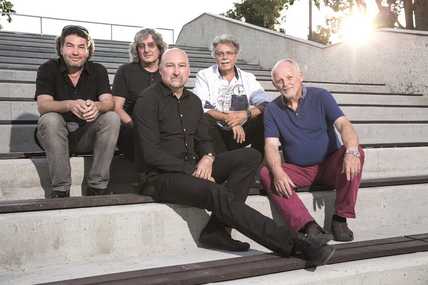 S KAPELOU PRÚDY: (zľava) Peter Preložník, Fero Griglák, Igor Teo Skovay, Pavol Hammel a Fedor Freššo († 71).