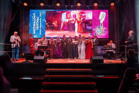 Muzikálový festival v Brusne opäť na jednotku: Vzdali úctu Bednárikovi († 65)