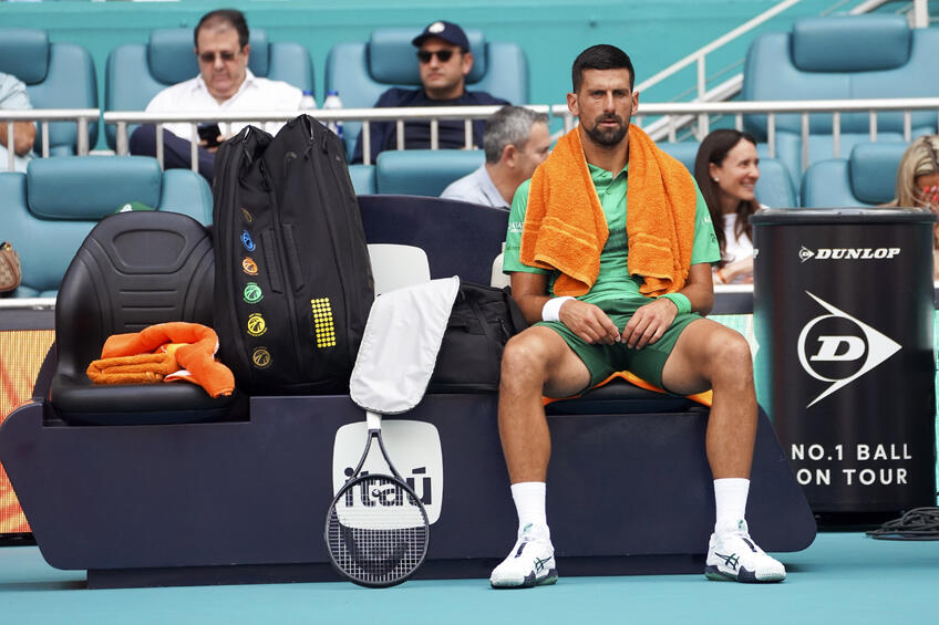 Novak Djokovi  prekvapil tenisový svet, aj sám seba:  Koniec tenisového kráľa?