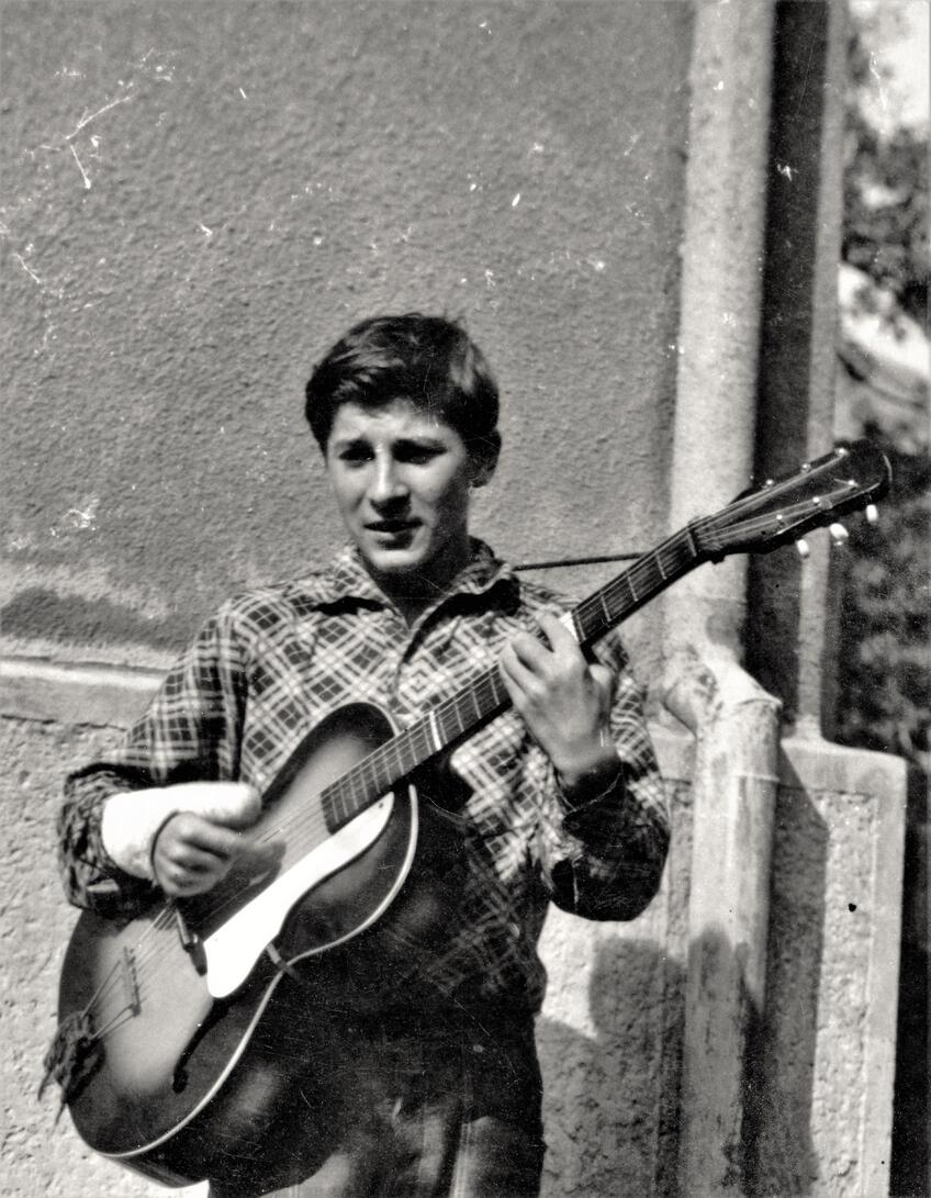 Kapelník Senzusu Pavel Peschl po rokoch slávy na hudobnej scéne priznáva: Bolo to divoké a náročné obdobie! 