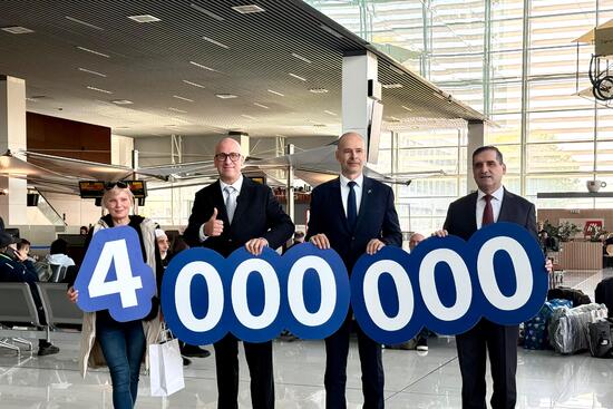 Historický moment pre Letisko Bratislava:  Privítalo cestujúcu, ktorá mala poradové číslo 4 000 000!