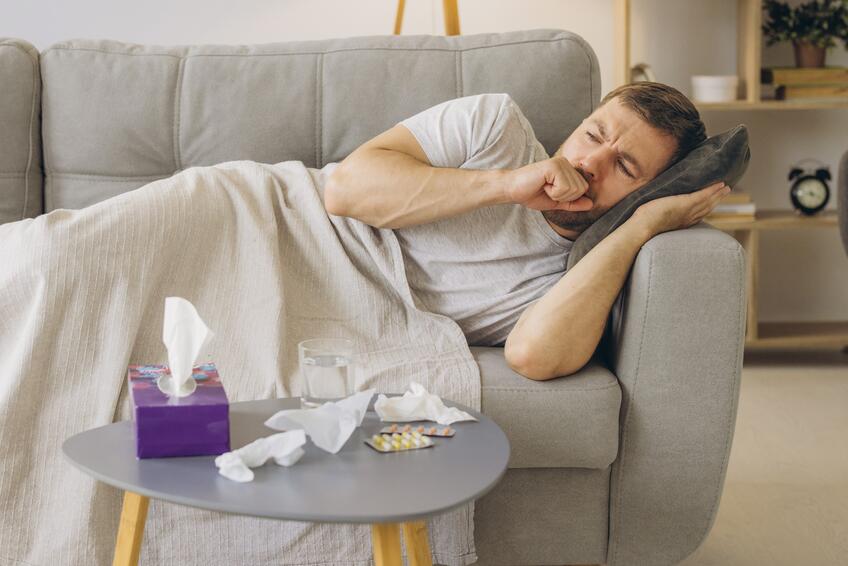 VAROVNÝ SIGNÁL: Náhle zhoršenie stavu a horúčka sú príznakmi chrípky.
