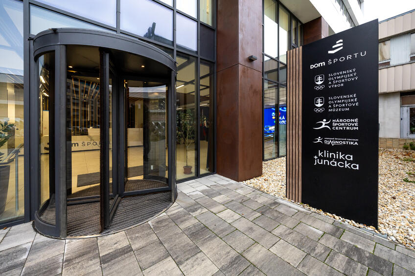 Našli sme miesto, kde medicína skutočne funguje. Klinika Junácka: Vaše zdravie je našou prioritou