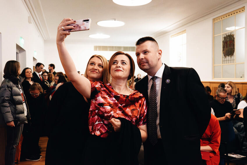 KURÁTORSKÝ TÍM: Jana Jablonická Zezulová. Monika Kapráliková a Daniel Hupko.