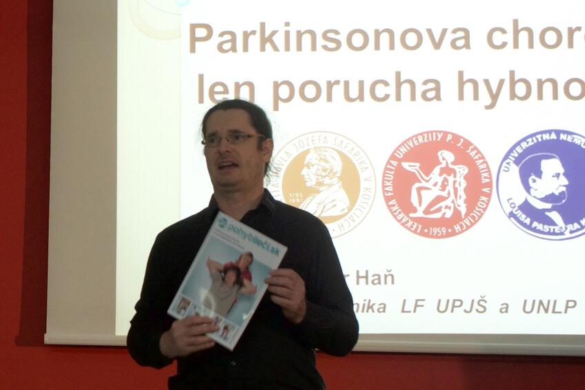 Odborníci, pacienti a ich rodiny sa vzdelávajú a stretávajú aj vďaka Spoločnosti Parkinson Slovensko.