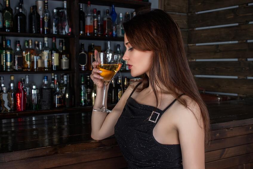 NIE SME JEDINÍ: Aj v zvieracej ríši sa alkohol využíva na posilnenie sociálnych vzťahov.