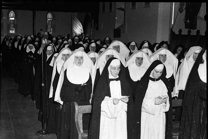 KONIEC REHOĽNÝCH SESTIER: Cieľom predstaviteľov štátu bolo úplne ich dostať preč z verejného života.