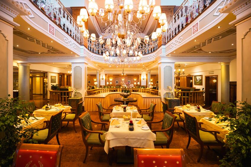 VEĽKORYSÉ PRIESTORY: Interiér hotela očarí vkusným luxusom.