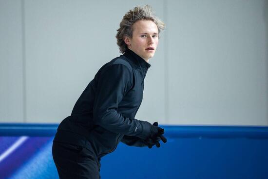 Geniálny krasokorčuliar Ilia Malinin šokoval na olympiáde celý svet: Najprv salto vzad, potom úplný prepad