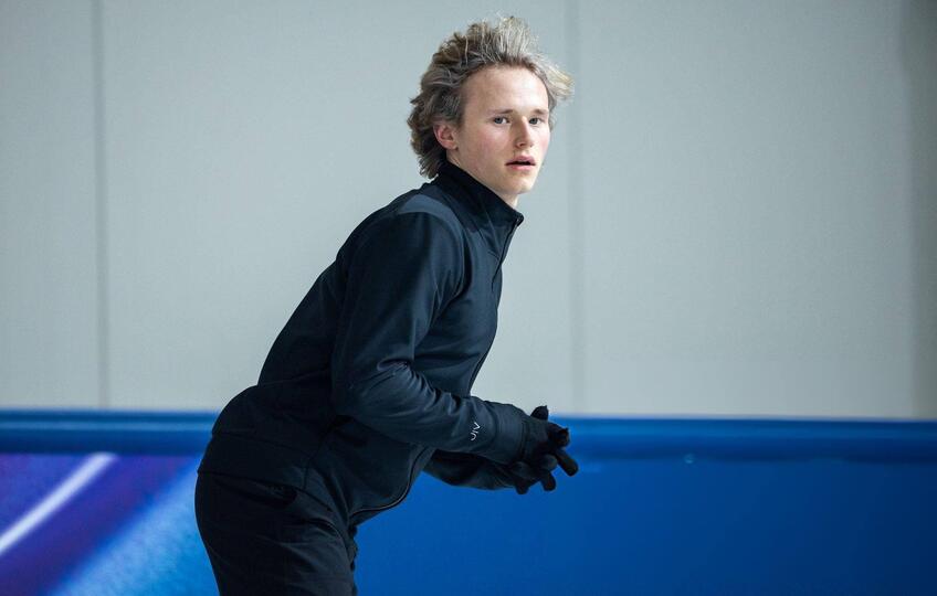 Geniálny krasokorčuliar Ilia Malinin šokoval na olympiáde celý svet: Najprv salto vzad, potom úplný prepad