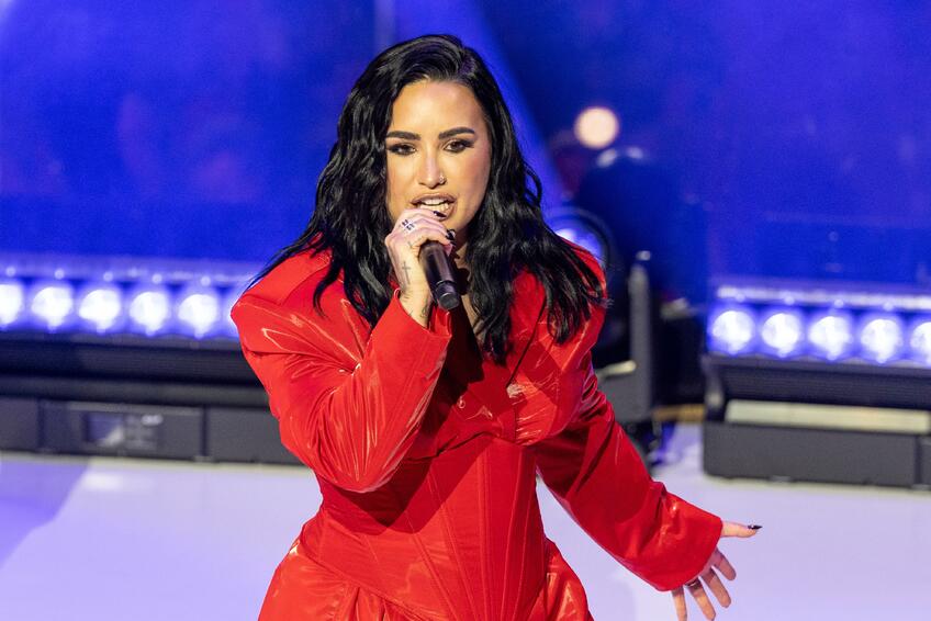 DEMI LOVATO (32): Po problémoch s bulímiou už svoju hmotnosť nerieši.