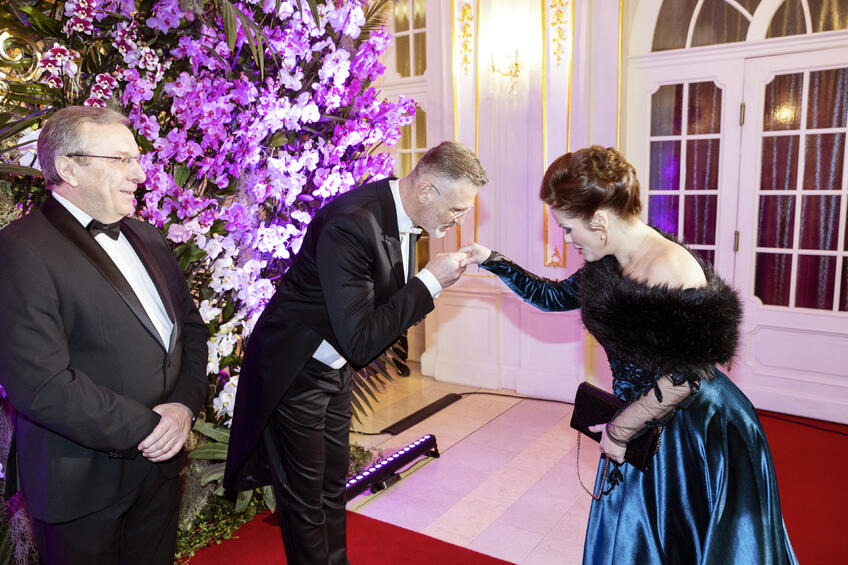 Tradícia bálov v Bratislave: Od prešporských palácov k Redute