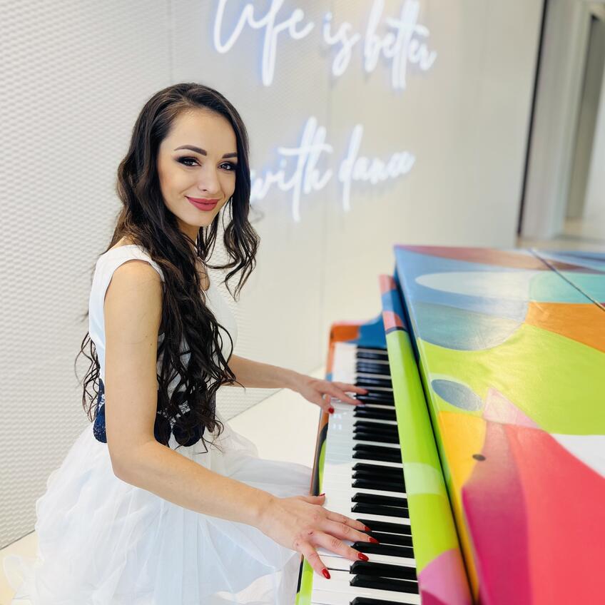 Speváčka a moderátorka Martina Comisso: Žiadna žena netúži po tom, aby vypĺňala mužovi voľné okienko v kalendári