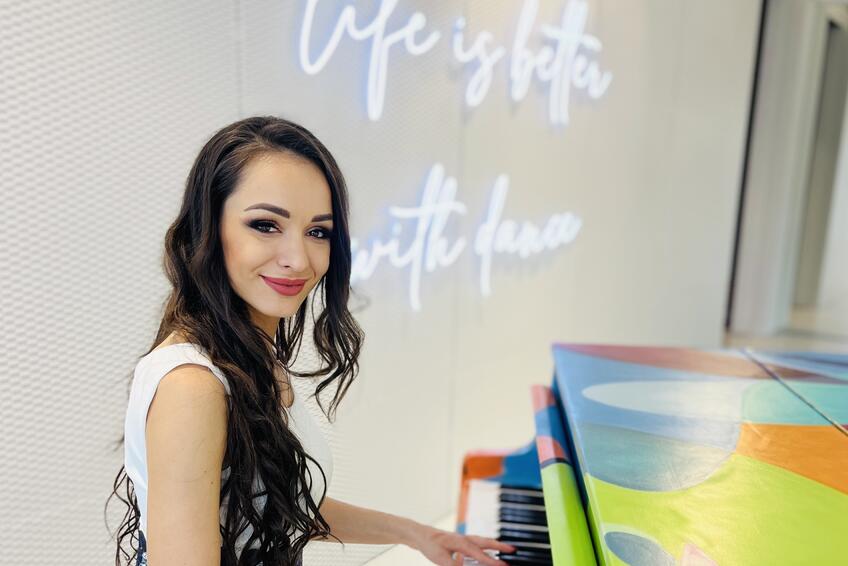 Speváčka a moderátorka Martina Comisso: Žiadna žena netúži po tom, aby vypĺňala mužovi voľné okienko v kalendári