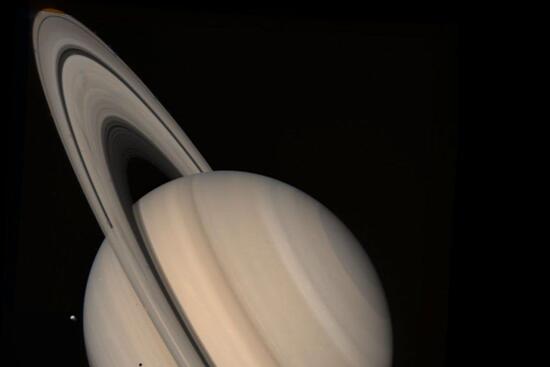 Neznámy život na dosah: Žijú pri Saturne mimozemšťania?