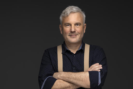 Komisár pre deti Jozef Mikloško: Sme posledná generácia, ktorá poslúchala svojich rodičov a prvá, ktorá poslúcha svoje deti 