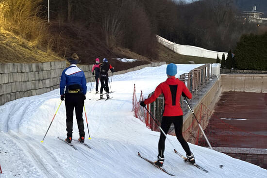 V Banskej Bystrici vzniká tradícia nového podujatia: Bežkárska 24-hodinovku na plážovom kúpalisku