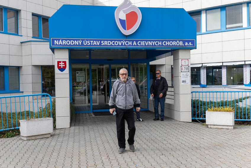 Dušan Gabáni sa po operácii srdca cíti lepšie, ale nemocnicu musí pravidelne navštevovať.