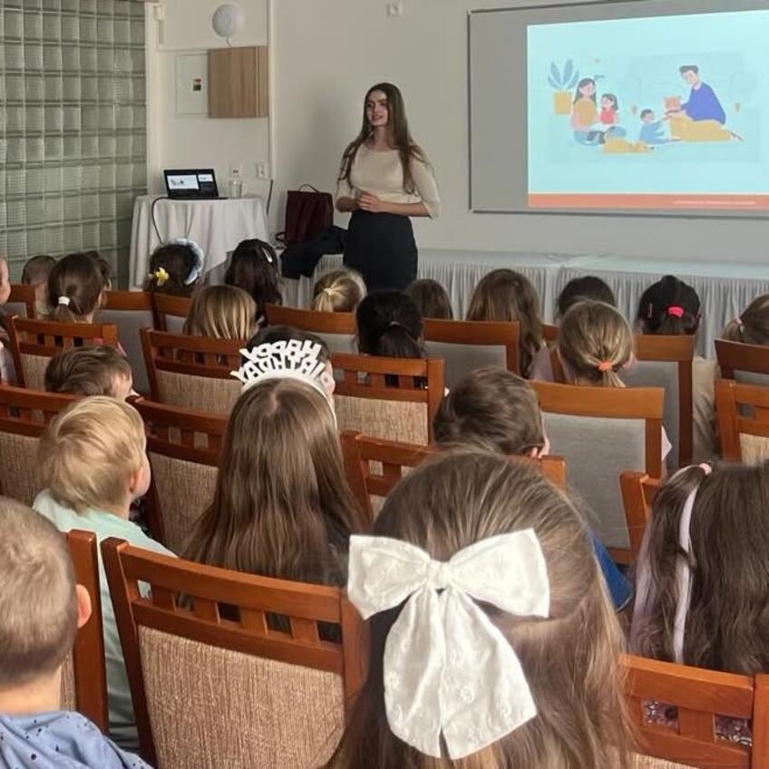 Študenti trnavskej Právnickej fakulty prednášali o právnej ochrane zvierat pre takmer tisíc detí na základných a stredných školách