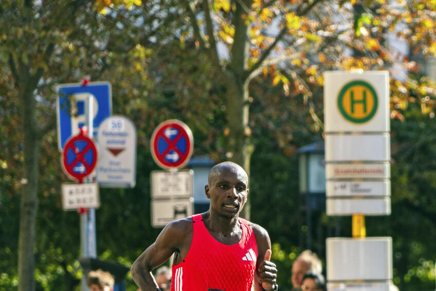 Sabastian Sawe ako prvý človek na svete zabehol maratón pod dve hodiny 
