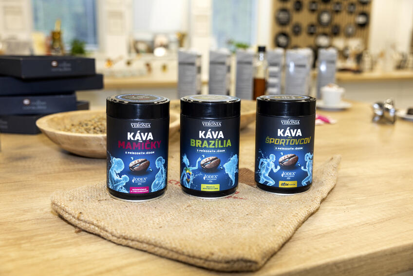 NÁPOJ PLNÝ ZDRAVIA: Kávu s jódom si môžu dopriať nielen šprotovci, ale v bezkofeínovej verzii dokonca i mamičky.