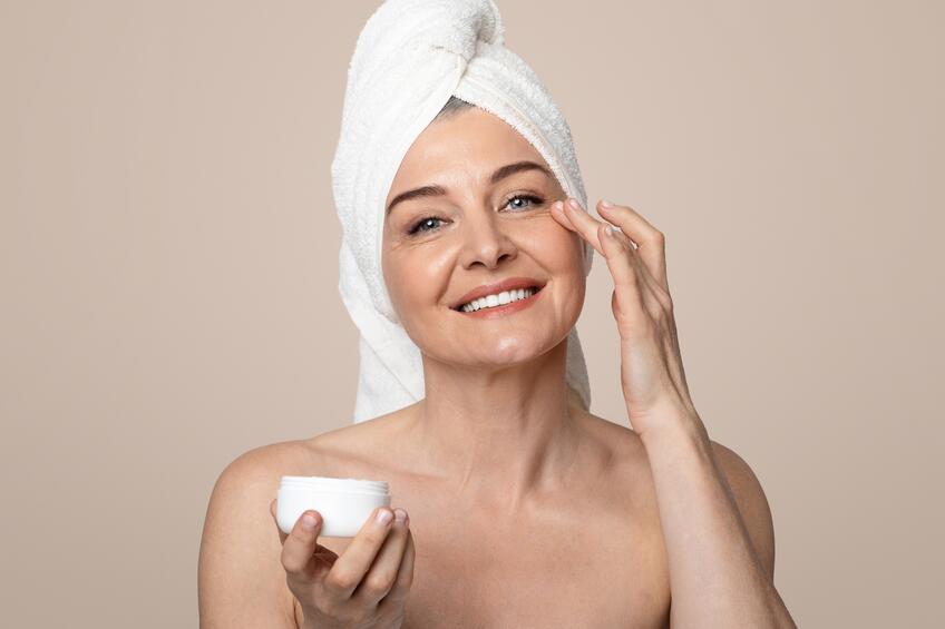 Starostlivosť o pleť a vlasy počas chladných dní: Ako byť krásna aj v zime