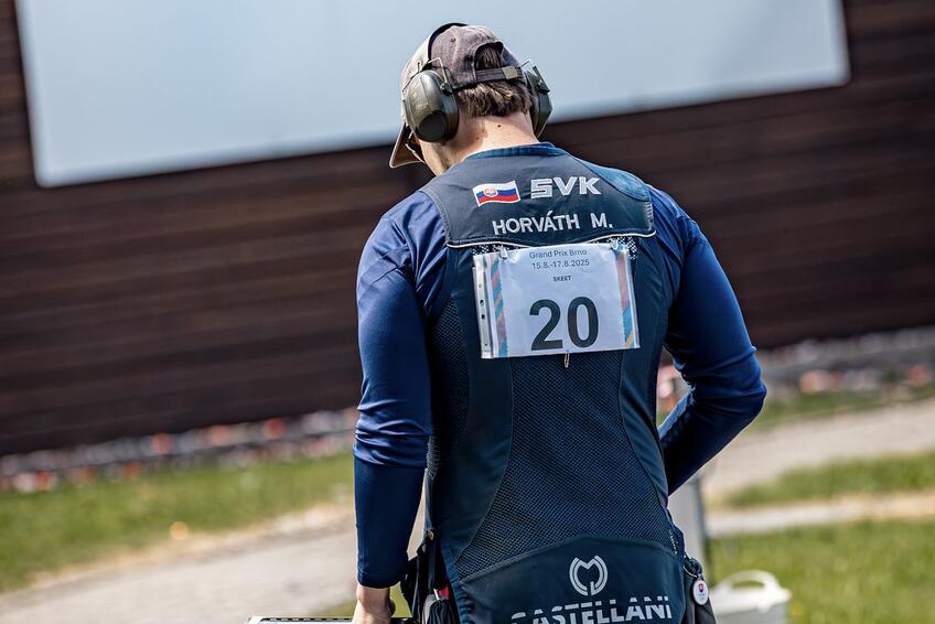 ŠTUDENT: Okrem školy stíha aj náročné tréningy.