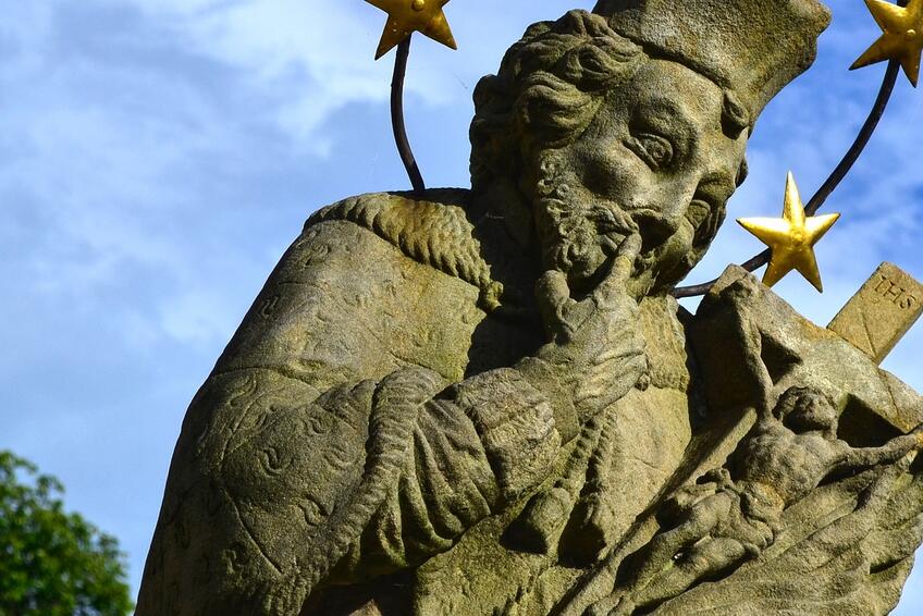 Svätý Valentín sa postaral o šťastný vydaj troch chudobných dievčat. 